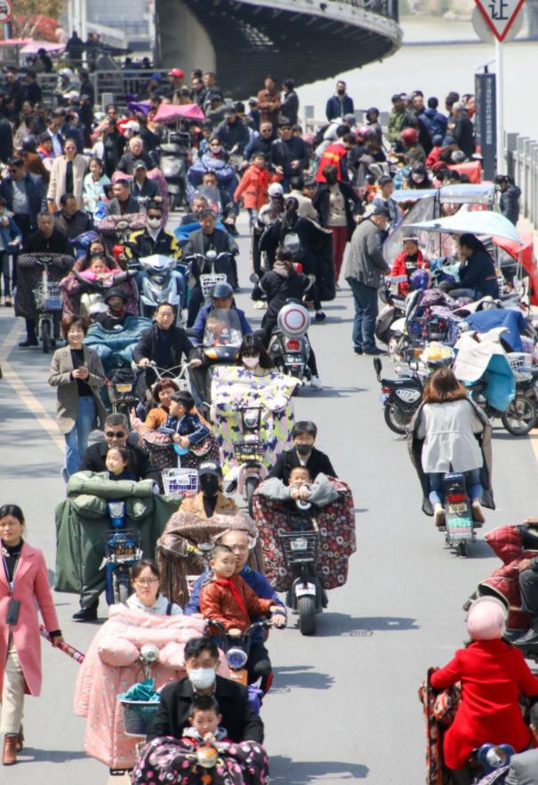 禁行首日,换车的换车、观望的观望……绝大多数电动三(四)轮未驶入禁行区域