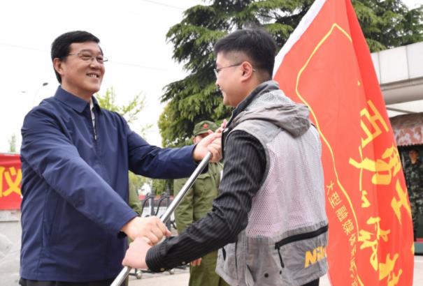 “八百勇士 天路筑梦”大型融媒体新闻行动出征