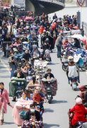 禁行首日，换车的换车、观望的观望……绝大多